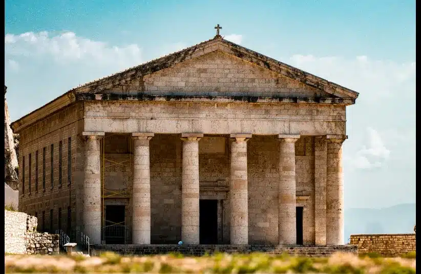 In daily devotion, the temple in Jerusalem is shown. 