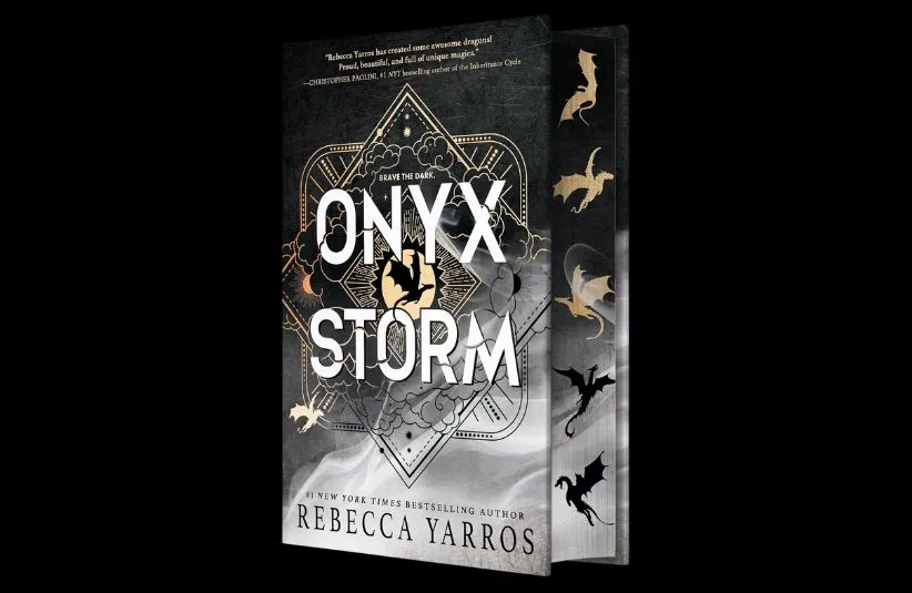 Book cover for Onyx Storm by Rebecca Yarros
