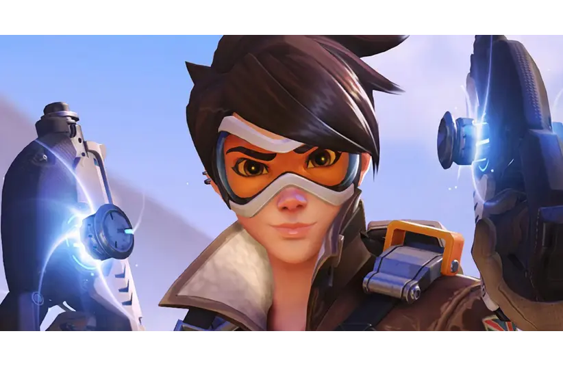 Tracer a character from Overwatch with short spiky hair, wearing goggles, holds high-tech pistols emitting blue light, conveying determination and readiness for action.