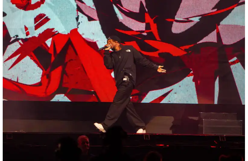 D4vd opens for SZA on the S.O.S Tour on Oct. 29, 2023, at The Footprint Center in Phoenix. © Sam Ballesteros / USA TODAY NETWORK via Imagn Images