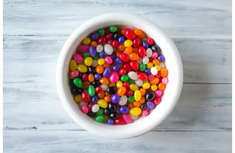 A bowl full of colorful jelly beans
