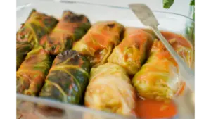 Stuffed cabbage (minced meat and rice) in tomato sauce, the kind of classic comfort dish that fits perfectly into this whole cabbage comeback.
