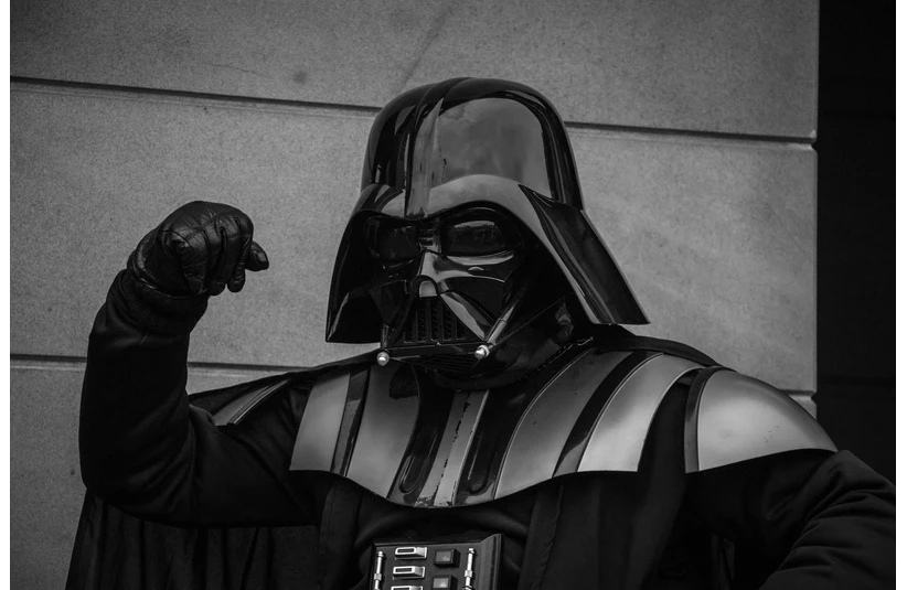 Star Wars Fans React to Shocking Revisit of Kylo Ren's Fall. 