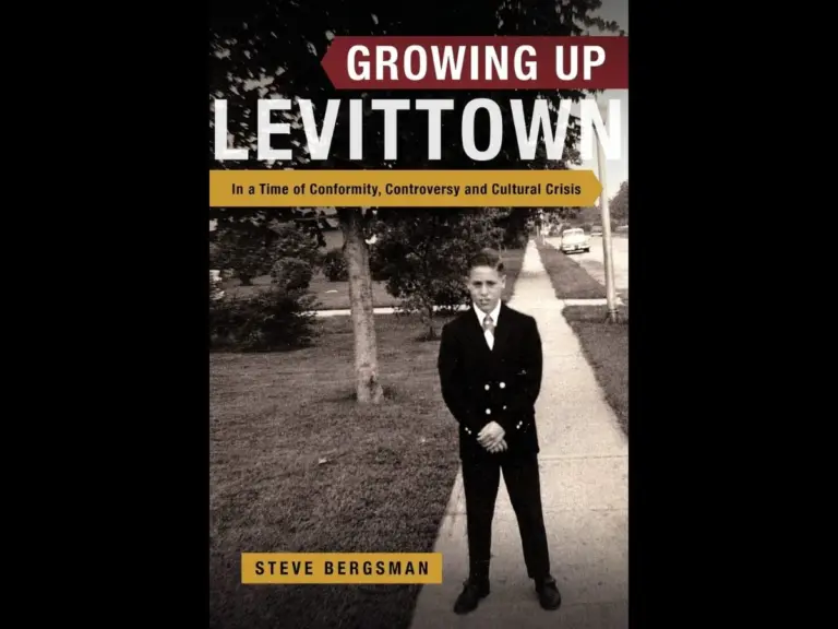 Book Cover for "Growing Up Levittown" by Steve Bergsman