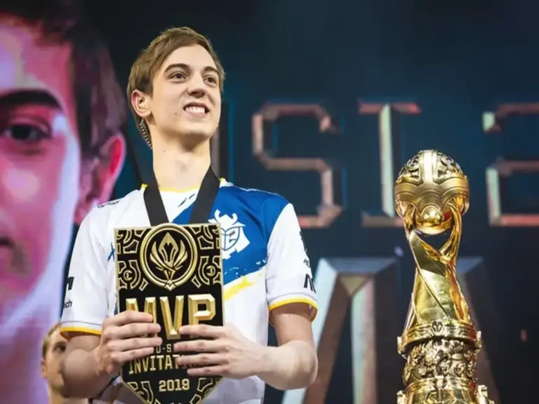 Caps with his Finals MVP at MSI 2019