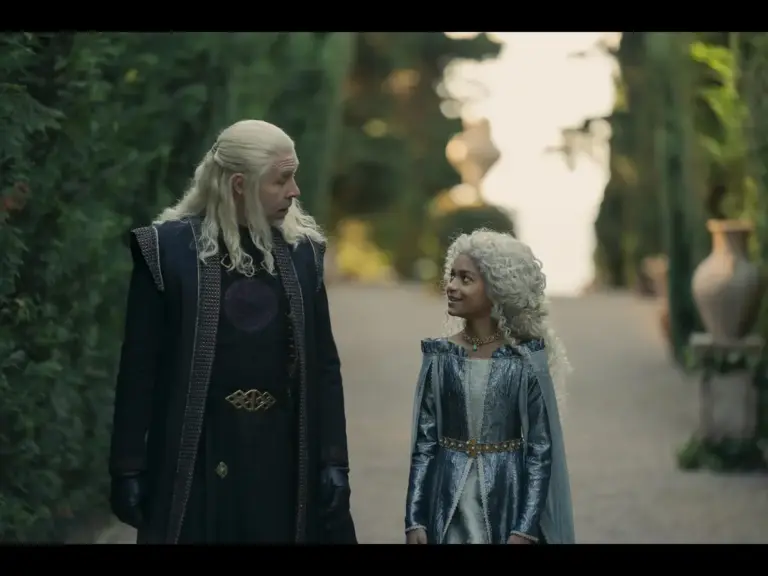 Paddy Considine and Nova Foueillis-Mosé in House of the Dragon (2022)