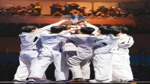 Anyone's Legend Lifting the LPL Trophy earning the Worlds First seed