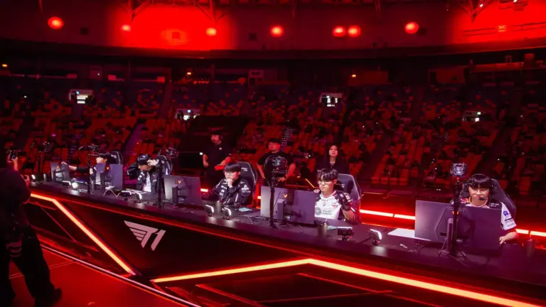 T1 playing against HLE before Worlds