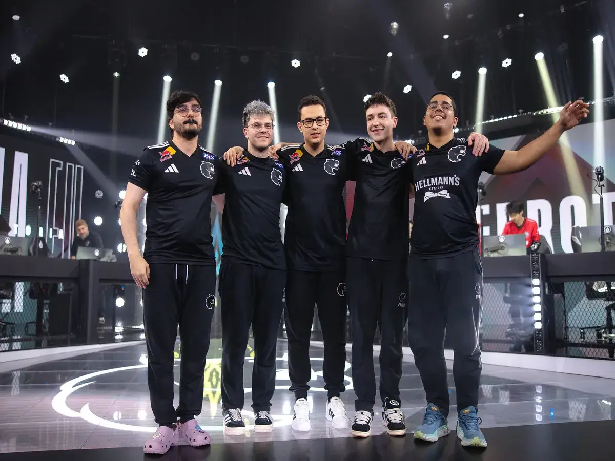 FURIA's roster for Worlds 2026 winning against RED