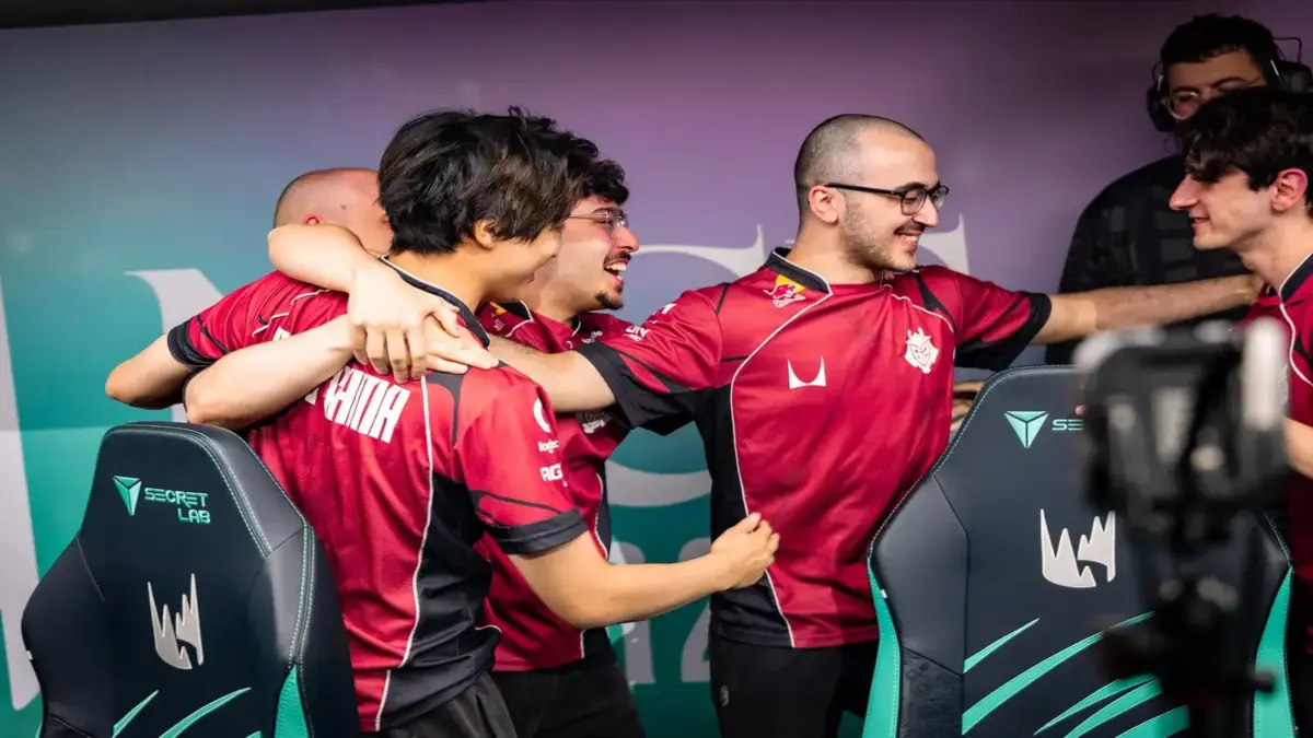 G2's roster celebrating winning LEC befor Worlds