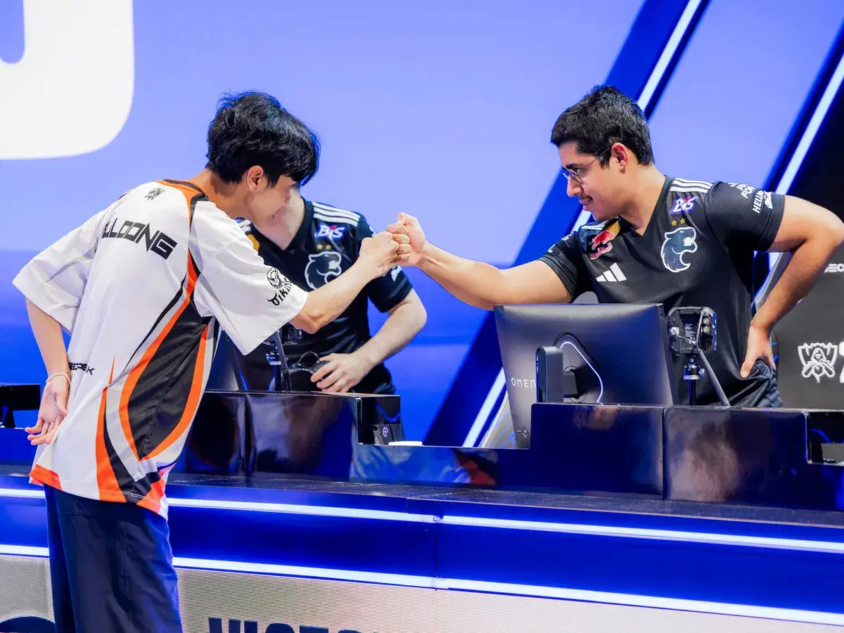 SiuLoong and Tatu after the series between MVK and FURIA at Worlds 2026