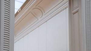 Art gallery interior, an illustrative setting for the Manet chalk study report