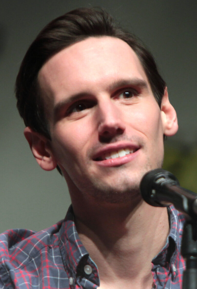 Cory Michael Smith Scapegoat cast - Cory Michael Smith Joins Ari Aster's Scapegoat at A24