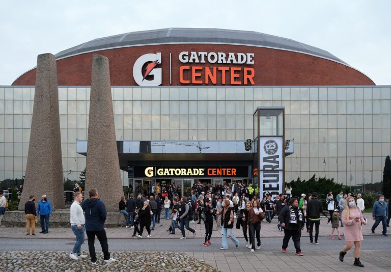 Gatorade Recall Hits 122,000 Cases in 37 States