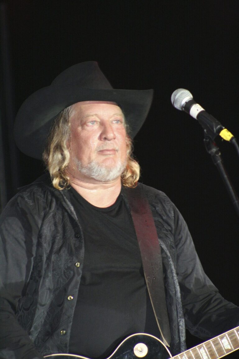John Anderson country singer death - John Anderson, Country Hall of Famer, Dies at 71