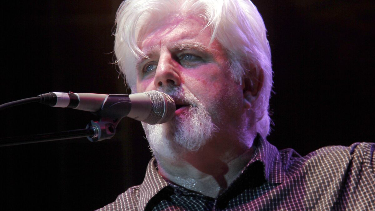 Michael McDonald biological son story: Doobie Brothers singer Michael McDonald performing