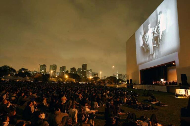 Olga Rabinovich Encounters Award will be presented at the São Paulo International Film Festival, shown in an outdoor screening in 2010