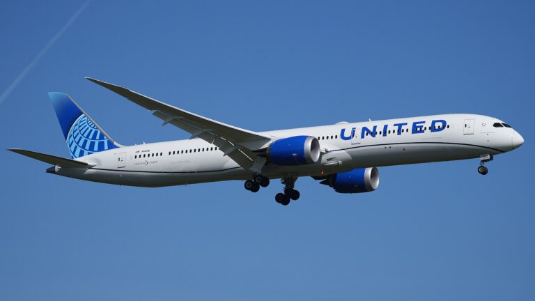 Premier 1K status requirements - United Raises Bar for Premier 1K, Drops Flight Segments