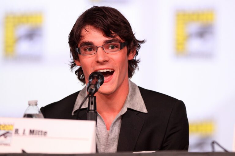 RJ Mitte cause of death - RJ Mitte, Breaking Bad's Walter Jr., Dies by Suicide at 34