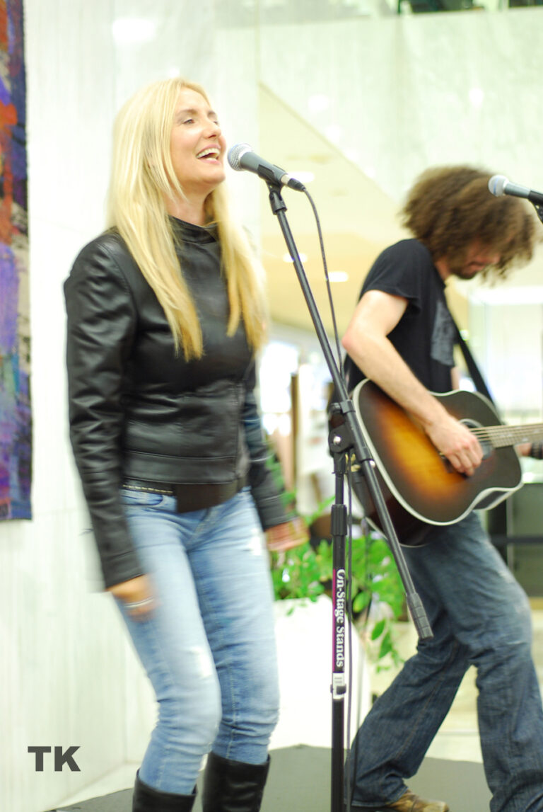 Sass Jordan performing at Busking for Change in Toronto in 2009