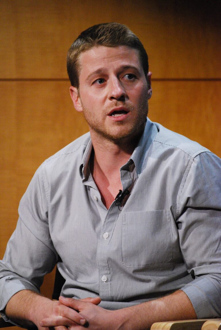 Sheriff Country season 2 Ben McKenzie return - Sheriff Country Season 2 Explains Boone's Choice, McKenzie's