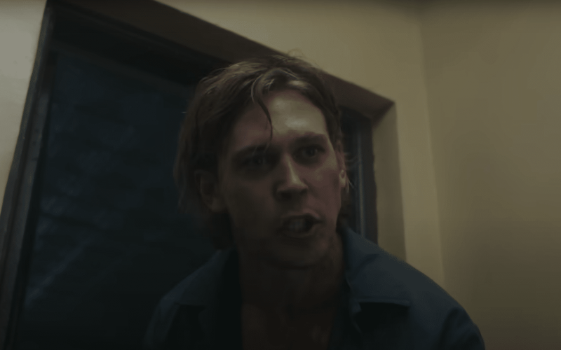 Austin Butler in Caught Stealing